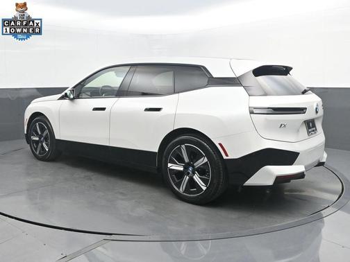 Mineral White Metallic 2023 BMW iX xDrive50