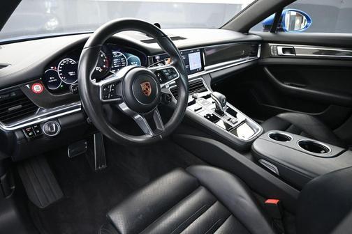 Sapphire Blue Metallic 2017 Porsche Panamera 4S
