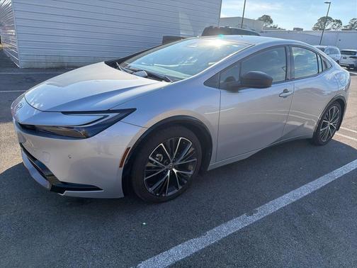 2025 Toyota Prius XLE