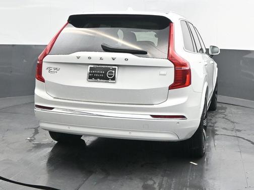2024 Volvo XC90 Recharge Plug-In Hybrid T8 Ultimate Bright Theme 7-Seater