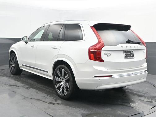 2024 Volvo XC90 Recharge Plug-In Hybrid T8 Ultimate Bright Theme 7-Seater