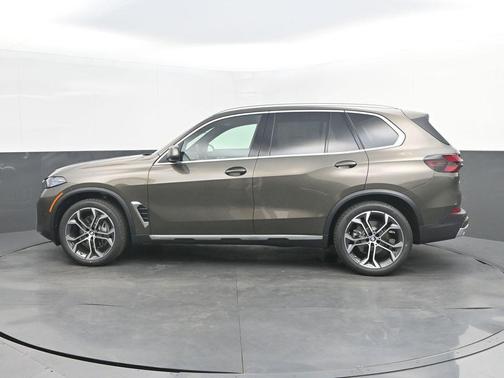 Green Metallic 2026 BMW X5 xDrive40i