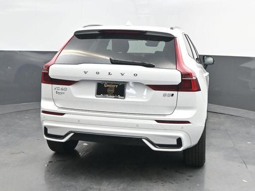 2026 Volvo XC60 B5 Core