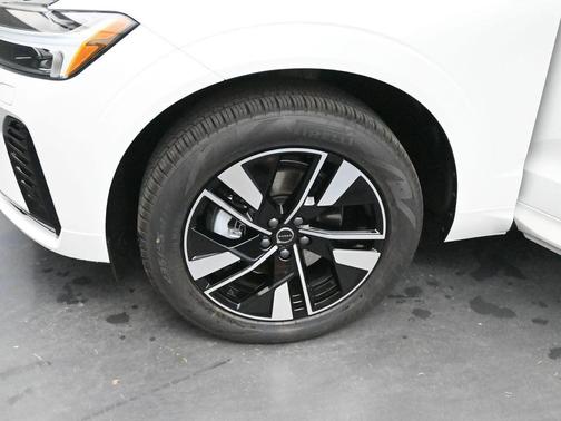 2026 Volvo XC60 B5 Core