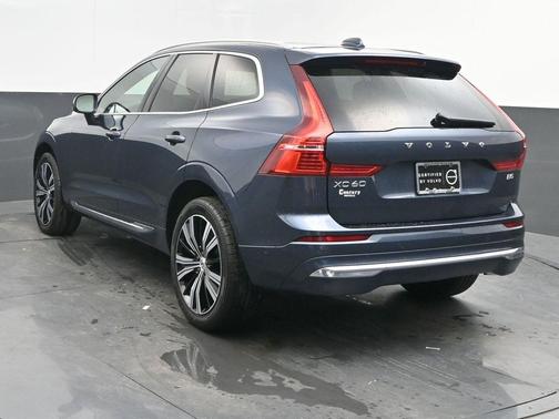 2023 Volvo XC60 B5 Ultimate Bright Theme