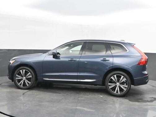 2023 Volvo XC60 B5 Ultimate Bright Theme