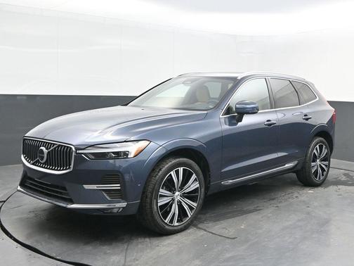 2023 Volvo XC60 B5 Ultimate Bright Theme