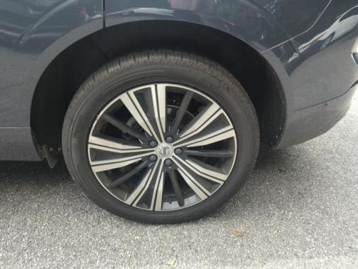 2023 Volvo XC60 B5 Ultimate Bright Theme