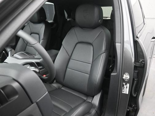 2025 Porsche Cayenne Base