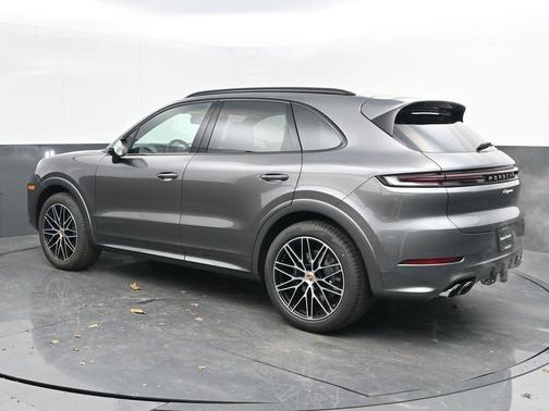 2025 Porsche Cayenne Base