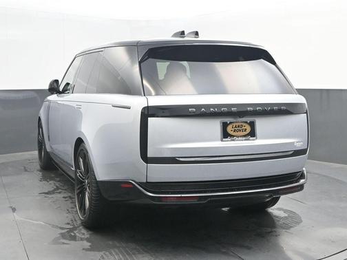 Hakuba Silver 2024 Land Rover Range Rover P400 SE