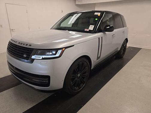 Hakuba Silver 2024 Land Rover Range Rover P400 SE