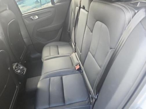 2023 Volvo XC40 B4 Plus Dark Theme