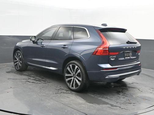 2023 Volvo XC60 B5 Ultimate Bright Theme