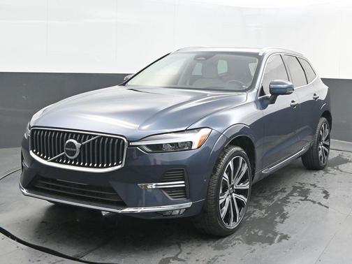 2023 Volvo XC60 B5 Ultimate Bright Theme