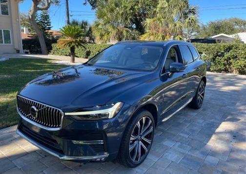 2023 Volvo XC60 B5 Ultimate Bright Theme
