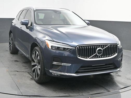 2023 Volvo XC60 B5 Ultimate Bright Theme