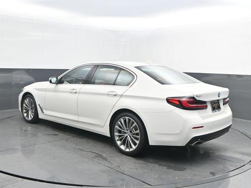 2022 BMW 530 i