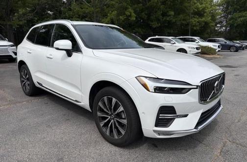 Crystal White 2023 Volvo XC60 B5 Plus Bright Theme