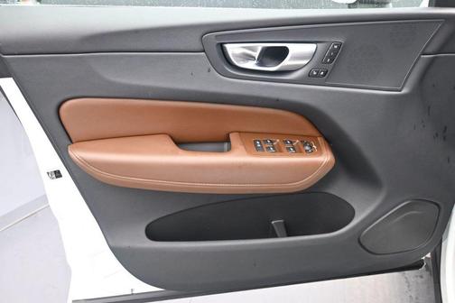 Crystal White 2023 Volvo XC60 B5 Plus Bright Theme
