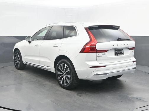 Crystal White 2023 Volvo XC60 B5 Plus Bright Theme