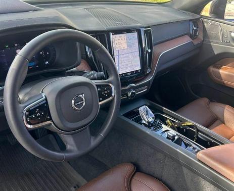 2024 Volvo XC60 B5 Ultimate Dark Theme