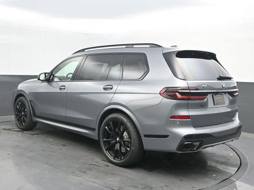 2026 BMW X7 M60i