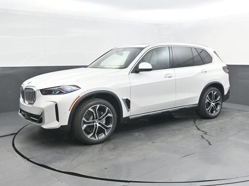 White Metallic 2026 BMW X5 sDrive40i