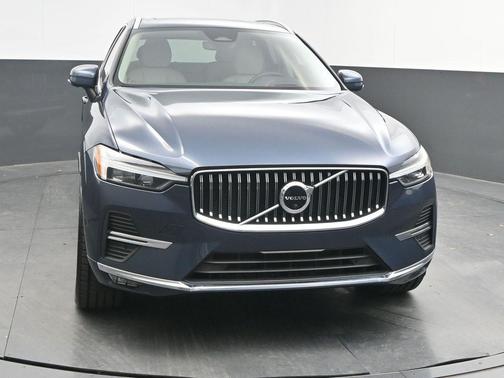 2023 Volvo XC60 B5 Ultimate Bright Theme