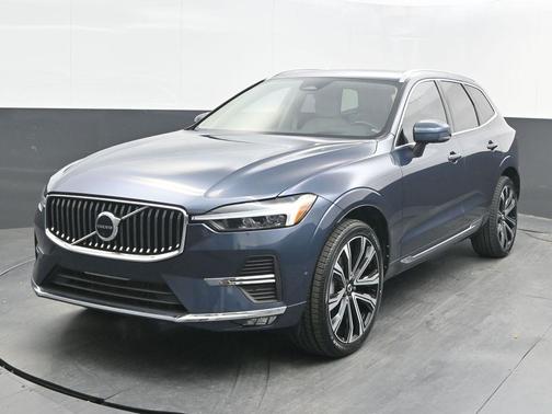 2023 Volvo XC60 B5 Ultimate Bright Theme