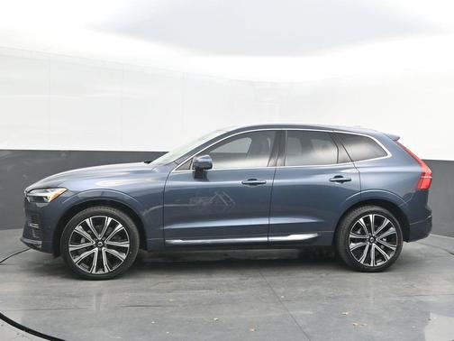 2023 Volvo XC60 B5 Ultimate Bright Theme