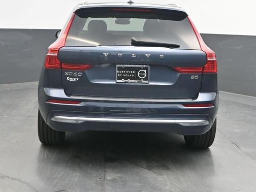 2023 Volvo XC60 B5 Ultimate Bright Theme