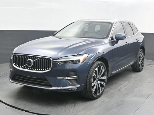 2023 Volvo XC60 B5 Ultimate Bright Theme