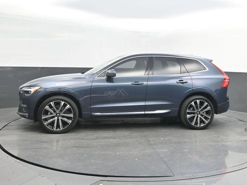 2023 Volvo XC60 B5 Ultimate Bright Theme