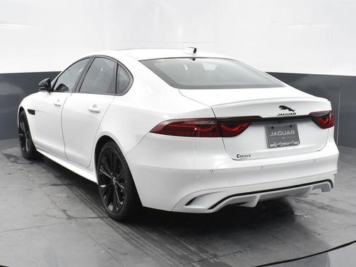 2024 Jaguar XF R-Dynamic SE