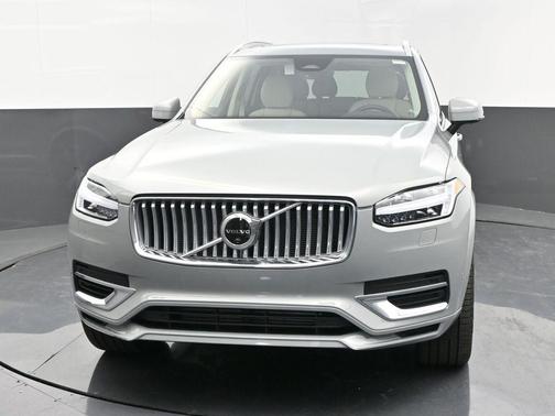 2025 Volvo XC90 Plug-In Hybrid T8 Plus 7-Seater