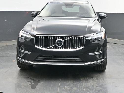 2023 Volvo XC60 B5 Ultimate Bright Theme