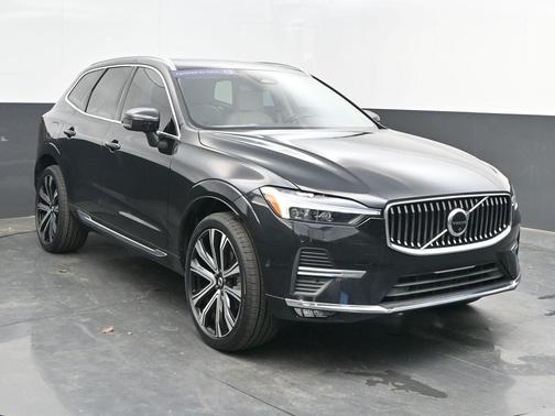 2023 Volvo XC60 B5 Ultimate Bright Theme