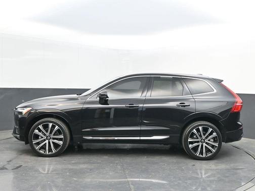 2023 Volvo XC60 B5 Ultimate Bright Theme