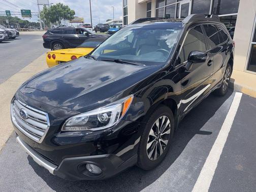 Crystal Black Silica 2017 Subaru Outback 3.6R Limited
