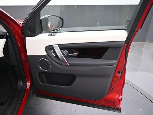 2025 Land Rover Discovery Sport S