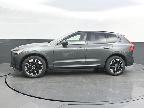 Forest Green 2026 Volvo XC60 B5 Plus