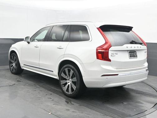2024 Volvo XC90 B6 Plus Bright Theme 7-Seater