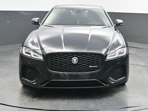 2024 Jaguar XF R-Dynamic SE