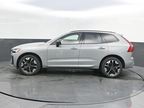 Metallic 2026 Volvo XC60 B5 Plus