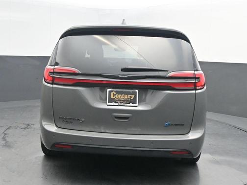 2022 Chrysler Pacifica Hybrid Limited