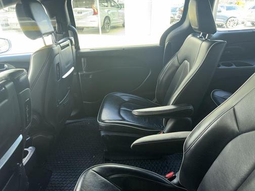 2022 Chrysler Pacifica Hybrid Limited