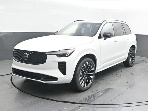 Crystal White Pearl 2026 Volvo XC90 B6 Ultra Dark Theme 6-Seater