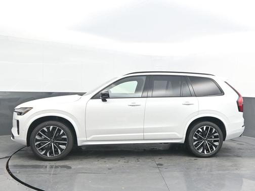 2026 Volvo XC90 B6 Ultra Dark Theme 6-Seater