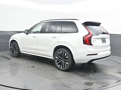 Crystal White Pearl 2026 Volvo XC90 B6 Ultra Dark Theme 6-Seater
